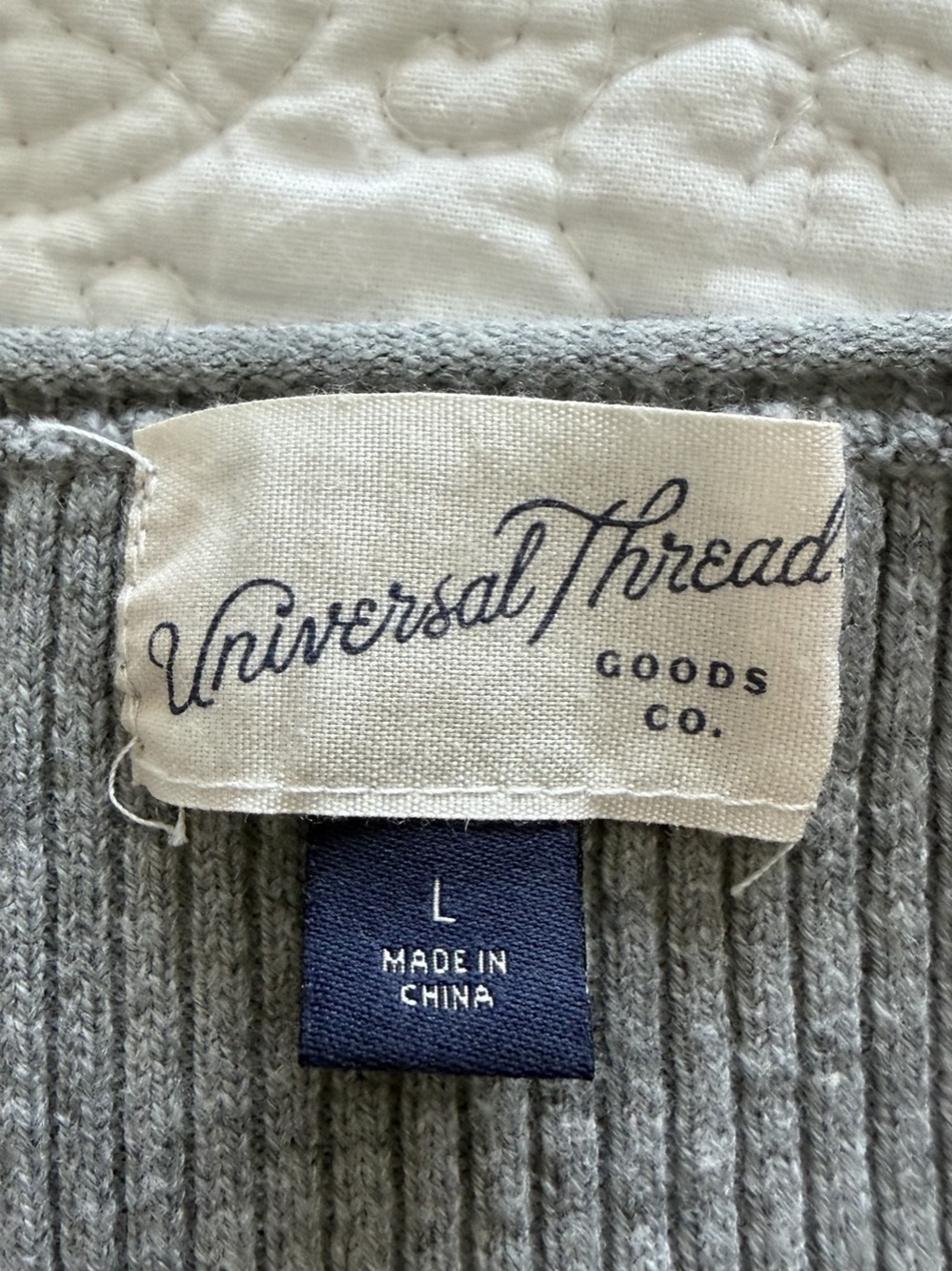 Universal Thread Women's Ribbed Button-Front Cardigan Gray Large Like New - Picture 4 of 5